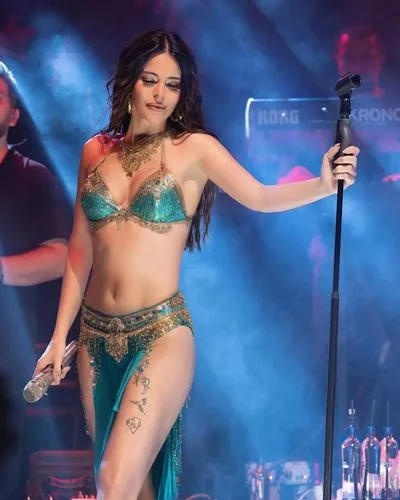 amazona,dolcenera,bellydance,guelaguetza,burlesque,rainha,netrebko,chanteuse,dona,magra,neon carnival brasil,barriga,severina,mulher,yolandita,kaliopi,sertab,performing,tropico,chicana