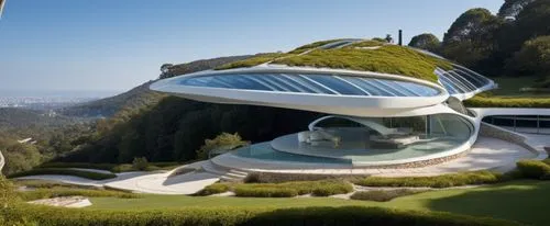 DISEÑO EXTERIOR DE UNA RESIDENCIA ESTILO FUTURISTA CON FORMA ESPACAIL ORGANICA, CON UN AMPLIO VENTANAL DE CRISTAL AL FRENTA, CON VISTA AL MAS, RODEADA DE VEGETACIÓN EXUBERANTE, CORRECION DE ERRORES, P