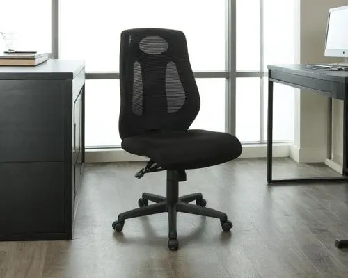 créez une photo d'ambiance avec ce siège noir sans accoudoir en PJ, dans un bureau professionnel.
Ajoutez une table, des accessoires et une plante verte,the office chair is up against the desk,office 