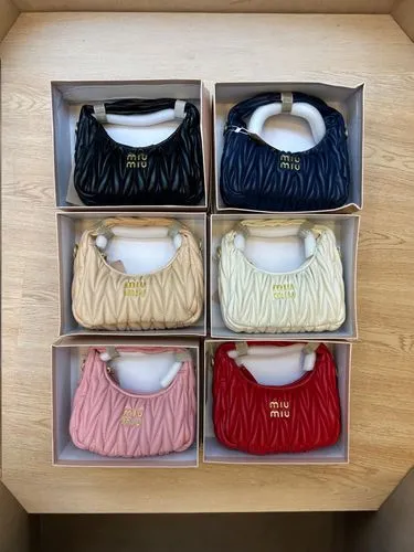 polo shirts,polos,polo shirt,collars,undershirts,aquascutum,minidresses,shirttails,courreges,pullovers,claudie,tees,shirtmaker,carven,women's cream,marni,fir tops,baby clothes,ladies clothes,shirts