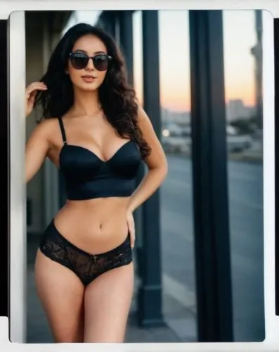 shapewear,tearsheet,gossard,digipack,two piece swimwear,latina,tearsheets,lumidee,hydari,yildiray,female model,chebli,curvier,jasmine sky,bandeau,levu,video scene,rekha,natashquan,vahini