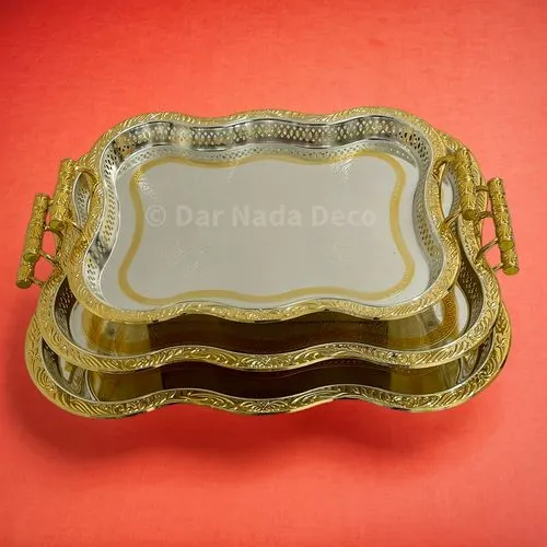 serving tray,soap dish,dulce de leche,butter dish,egg tray,diademhäher,dobos torte,base plate,peda,samba deluxe,decapoda,chinese takeout container,nata de coco,casserole dish,westphalian dachsbracke,d