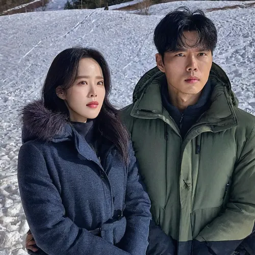 Over a year of dating, Hyun Bin has gained weight and Son Ye Jin has been praised for getting more and more beautiful! 1,kimjongilia,korean drama,kdrama,korean village snow,wife and husband,husband an