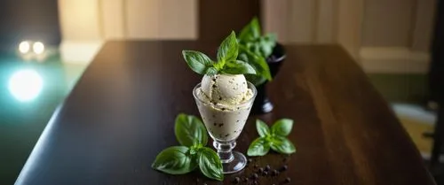 пусто,a drink with ice cream and green leafy greens,peace lily,lily of the valley,ornithogalum,lisianthus,calla lily,muguet