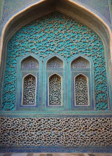 Masjid-i-Shah, architectural design, Iranian architecture, Safavid dynasty, Isfahan, grand mosque, intricately decorated dome, minarets, arches, Islamic calligraphy, geometric patterns, turquoise glaz