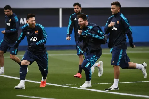 training,attacking,real madrid,training and development,madrid,cristiano,argentina ars,fuça,uefa,cracks,eight-man football,ronaldo,décebale,argentina beef,back on track,group of real,artificial turf,barca,argentina,nutmeg,Conceptual Art,Fantasy,Fantasy 12