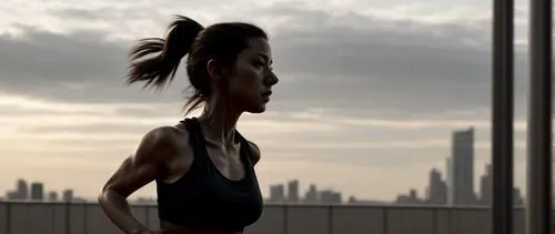 manten a la mujer corriendo, aleja un poco la toma para que se puedan apreciar el torso y un poco de la cintura, el fondo hazlo más cinematico y mejora la iluminacion,female runner,silhouette dancer,w