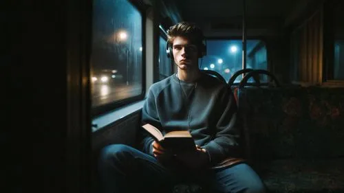 read a book,lectura,jbookman,bookworm,train ride,passenger