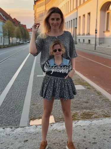 WYSIWYG in Munich City,the young woman is posing in the street,jortzig,lebensborn,brno,cybersitter,torgau,zagreb,Photography,General,Realistic