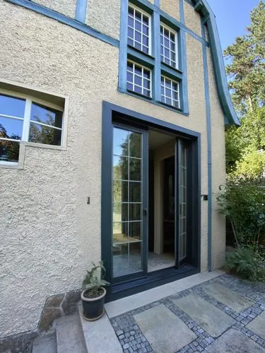 house entrance,exzenterhaus,tanenhaus,the threshold of the house,entryway,zassenhaus