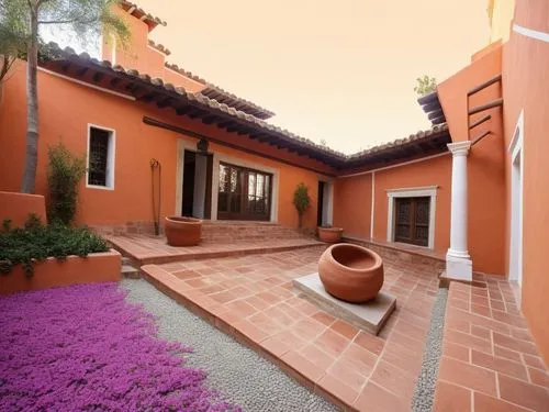 DISEÑO DE UNA CASA ESTILO MEXICANO MODERNO, CON UN CLAUSTRO CONFORMADO POR UNA TERRAZA  A BASE DE VIGAS DE MADERA, TEJA, COLUMNAS REDONDAS, EN EL CENTRO UN ESPEJO DE AGUA, CON EL ESTILO DE LA ARQUITEC