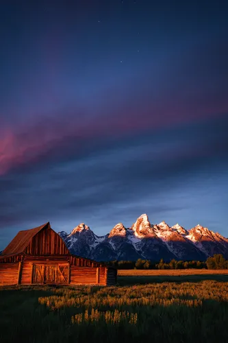 grand tetons,grand teton,teton,rocky mountain,telluride,rocky mountains,mountain sunrise,montana,wyoming,patagonia,log home,the cabin in the mountains,red barn,log cabin,canadian rockies,american frontier,united states national park,butte,colorado,fire mountain,Photography,Documentary Photography,Documentary Photography 34