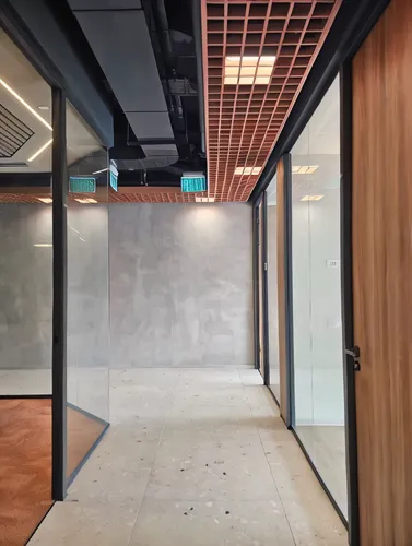 hallway space,prefabricated buildings,recessed,wall completion,conference room,room divider,core renovation,concrete ceiling,modern office,meeting room,structural plaster,sliding door,ceiling construc