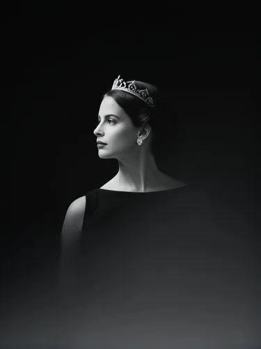 Portrait of a queen, technically optimal high-resolution contemporary black and white photographic art.,a young woman wearing a tiara in a dark room,crown silhouettes,queenly,knightley,queenie,queen o