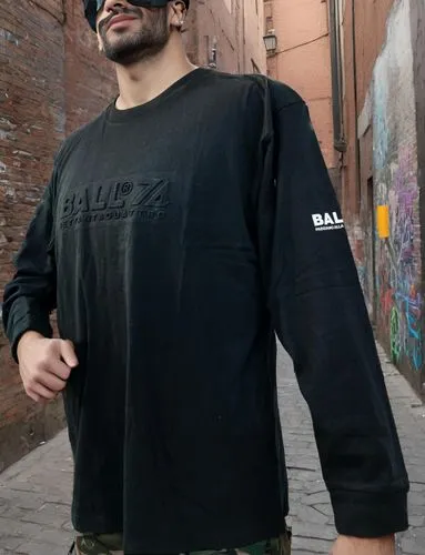 patta,hasan,alkan,alik,bailo,kasra,Male,Eastern Europeans,Camouflage Cargo Pants,Outdoor,City Alleyway