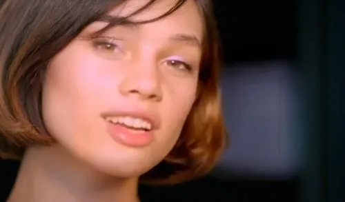 a young woman with chin length hair, parted,utada,hooverphonic,imbruglia,sobchak,zemfira,elastica,ladytron,mathilda,moennig,wynona,lakovic,tegan,bareilles,yelle,gryner,lafourcade,nodame,britpop,hirasa