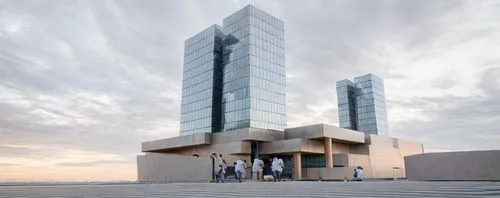 EDIFICIO HIBRIDO, URBANISMO, FRANK GEHRY, TORRES, ENTORNO, PERSONAS, MASTER PLAN,costanera center,skyscapers,the skyscraper,renaissance tower,largest hotel in dubai,skyscraper,glass facade,tallest hot