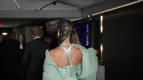 girl in a long dress from the back,back of head,cfda,braid african,girl from the back,braided,braids,braid,cornrows,backless,upbraid,backs,fishtail,upbraids,a floor-length dress,back view,cornrow,fent