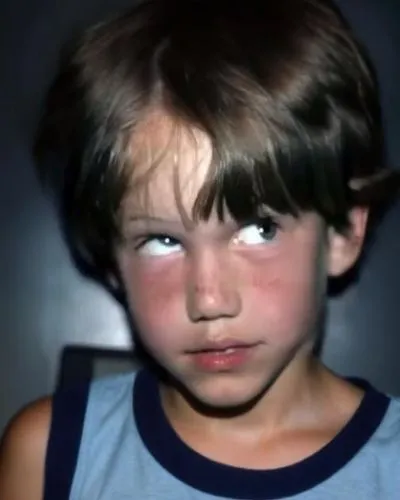 silverchair,krist,helnwein,cobain,gilmour,culkin,retinoblastoma,wojnarowicz,yauch,hillel,children's eyes,fetus,enfant,mirada,bambini,little boy,figli,strabismus,boyhood,pedology