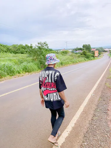 hitchhiking,hitchhike,hitchhiked,inhambane,kayunga,hitchhikes,motorcycle tour,roadside,kitenge,kitgum,road,mullativu,ouidah,kubeck,nkwanta,chilaw,sagana,roadable,nsukka,rungwe