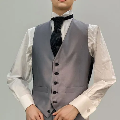 首から上も作成する,waistcoat,men's suit,tailcoat,tailcoats,cummerbund,waistcoats,a wax dummy,formalwear,tuxedo,wedding suit,hafetz,kovtun,formal guy,waiter,tuxedoed,tailoring,tuxis,mamedyarov,tuxedo just,traje