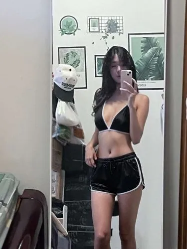 pixilation,vlog,mirror,thighpaulsandra,vid,vye