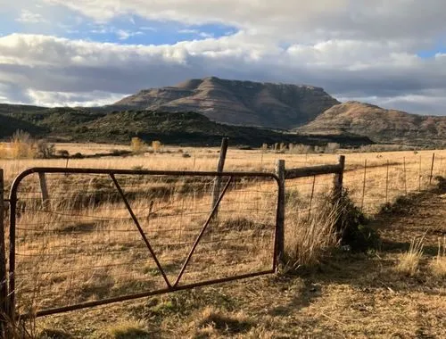 clarens,grampians,sonoita,langkloof,drakensberg,drakensberg mountains,corryong,uncompahgre,pasture fence,clarkdale,glenfed,harrismith,extinct volcano,twizel,tulbagh,ranchlands,glenlyon,westcliffe,landholder,rangeland