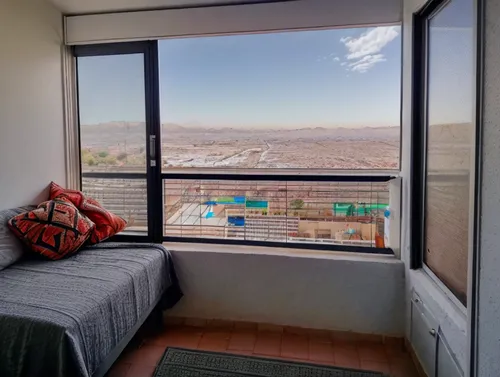 Has una imagen muy similar pero quita la linea blanca del centro ,judaean desert,bedroom window,window view,guestroom,shared apartment,hotel room,guest room,view from window,sky apartment,tijuana,the 