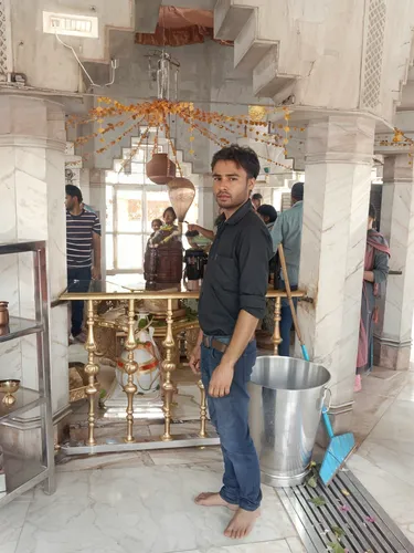 jyotirlinga,jain temple,abhishekam,gorakhnath,harmandir,shirdi,ambaji,mandir,champaner,nizamuddin,dargah,shivling,shivji,singhbhum,chhindwara,avinashi,ranakpur,qutub,brindavan,indian temple