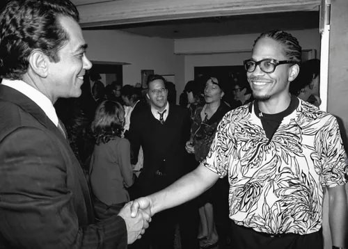 handshaking,shaking hands,hand shake,business icons,handshake,shake hands,shake hand,miles davis,keith haring,icons,legends,keith-albee theatre,sustainability icons,human rights icons,che guevara and fidel castro,afro american,global oneness,collaborate,a black man on a suit,barack obama,Illustration,Black and White,Black and White 19