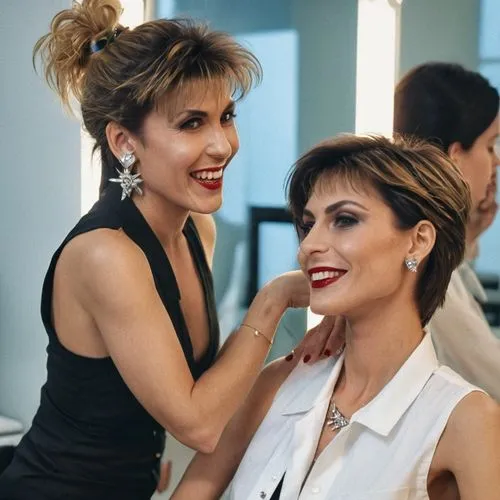 trucco,anousheh,applying make-up,ardant,makeup artist,simmone,make up,ceca,listas,nicodemou,baranski,sarikaya,yiannacopoulos,loukamades,streitfeld,vanidades,rinna,stylists,shohreh,albanians,Photography,General,Realistic