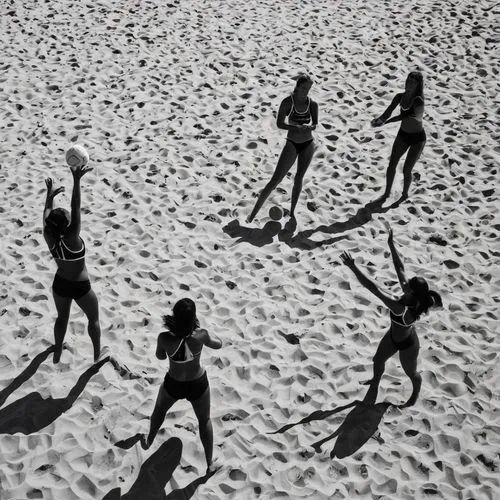 women beach volleyboll,women silhouettes,thorgerson,clergue,erwitt,bourdin,beach volleyball,bleckmann,sombras,beachvolley,suschitzky,neshat,sunbathers,blumenfeld,quadrille,lartigue,avedon,rhythmic gym