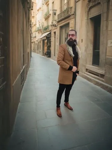 siracusa,the pied piper of hamelin,lecce,florentine,bari,firenze,florence,seville,ibn tulun,puglia,modena,spanish steps,a pedestrian,walking man,eternal city,tuscan,navona,barcelona,malta,palma de mallorca