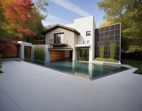 DISEÑO EXTERIOR DE CASA ESTILO MODERNO MEXICANO, UBICADA EN UN FRACCIINAMIENTO RESIDENCIAL, CON MUROS BLANCOS, USO DE CANTERA EN UN MURO, CANCALES DE ALUMINIO COLOR MADERA, HERRERIA, PERSONAS, VEGETAC