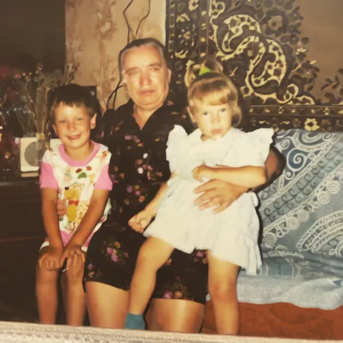 stepgrandchildren,abuelo,granddaughters,grandera,grandchildren,mother and grandparents,grandfathers,grandkids,famiglietti,paterfamilias,grandfatherly,granddad,jeddo,pawpaw,papaw,grandparents,father's day,famiglia,grandfather,generaciones