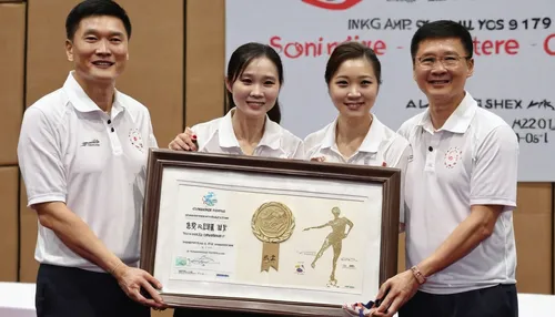 honor award,award,ngo hiang,amnat charoen,kaew chao chom,nước chấm,bia hơi,physiotherapist,care for the elderly,vietnam vnd,gỏi cuốn,gold laurels,connectcompetition,china massage therapy,family care,fujian white crane,table tennis racket,digital photo frame,gold frame,award ceremony,Illustration,Black and White,Black and White 34