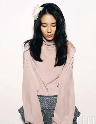 turtleneck shirt,winner joy,bjork,solar,nylon,joy,sweater,songpyeon,phuquy,mandu,ten,pink chair,kimjongilia,sitting on a chair,maeuntang,sujeonggwa,lotte,knit,cardigan,banmian,choi kwang-do