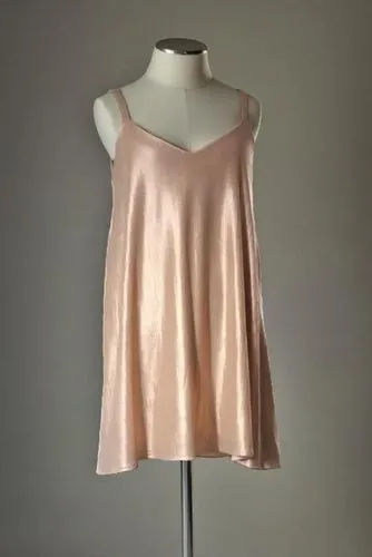 camisole,clove pink,gold-pink earthy colors,salmon pink,women's clothing,light pink,dusky pink,pink large,soft pink,ladies clothes,chiffon,camisoles,tahiliani,peach color,redress,vintage dress,champagne color,peplum,hemline,garment,Female,Southern Europeans,Teenager,S,Kawaii,Dress Pants
