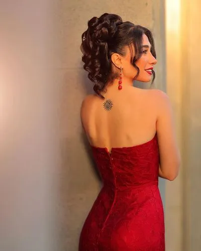 Dress,kajal aggarwal,madhuri,deepika padukone,tejaswini,tamannaah,vidya,deepika,charnvirakul,girl in a long dress from the back,sunidhi,sherine,netrebko,kangana,shraddha,sannidhi,girl in red dress,pri