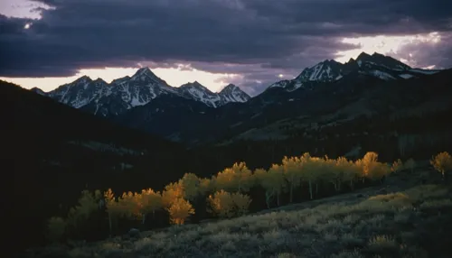 Last Light on Sneffels.jpg,teton,grand teton,grand tetons,tannheimer mountains,moraine,wyoming,view of the mountains,the landscape of the mountains,mountainous landscape,rocky mountain,colorado,mounta