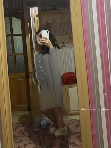 vintage dress,shirtdress,girl making selfie,minidress,hemline,white winter dress,nightshirt,bodyline,doll dress,ao dai,readdress,door mirror,dress doll,crossdressing,housemaid,a girl in a dress,dress 