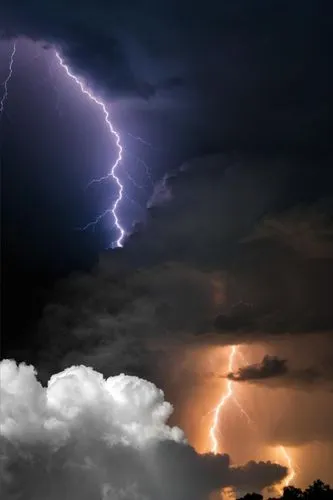 lightning storm,a thunderstorm cell,orage,thunderstorm,lightning,lightning bolt