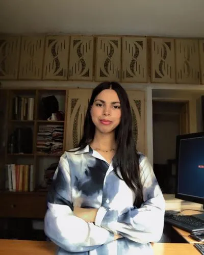 blur office background,online meeting,video call,uploading,work at home,real estate agent,business woman,businesswoman,editing,video chat,staff video,video conference,stressed woman,video,girl studying,iranian,edit,girl at the computer,sari,live stream