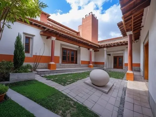 DISEÑO DE UNA CASA ESTILO MEXICANO MODERNO, CON UN CLAUSTRO CONFORMADO POR UNA TERRAZA  A BASE DE VIGAS DE MADERA, TEJA, COLUMNAS REDONDAS, EN EL CENTRO UN ESPEJO DE AGUA, CON EL ESTILO DE LA ARQUITEC