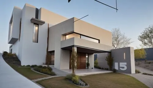 DISEÑO EXTERIORDE UNA CASA MINIMALISTA, EN UN ENTORNO URBANO, DENTRO DE UN FRACCIONAMIENTO RESIDENCIAL, PROPORCIÓN, CORRECCION DE ERRORES, EXCELENTE REPRESENTACIÓN, AÑADE PERSONAS, VEGETACION EXUBERAN