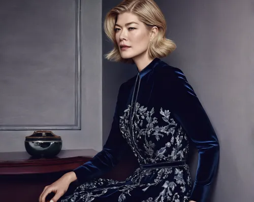 vanity fair,elegant,elegance,tilda,gena rolands-hollywood,vogue,aging icon,pantsuit,meryl streep,regal,blue jasmine,menswear for women,portrait of christi,callas,madonna,woman in menswear,official portrait,glamour,imperial coat,femme fatale,Photography,Fashion Photography,Fashion Photography 12