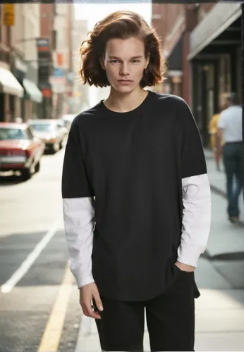 long-sleeved t-shirt,sweatshirt,polo shirt,long-sleeve,premium shirt,in a shirt,isolated t-shirt,shirt,advertising clothes,active shirt,male model,polo shirts,boys fashion,men's wear,gnu,beef rydberg,dj,ceo,product photos,gap kids