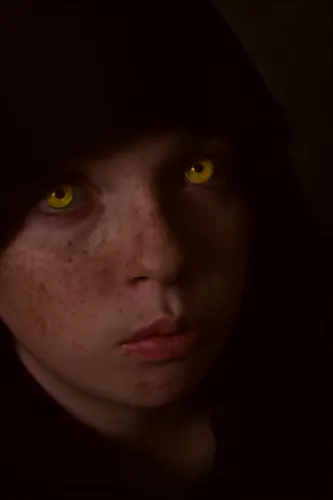 yellow eyes,et,jedi,yellow eye,hooded man,boy,rots,darth wader,emogi,dark portrait,assassin,spevavý,red eyes,the eyes of god,darth maul,red-eye effect,emo,eyup,goblin,devil