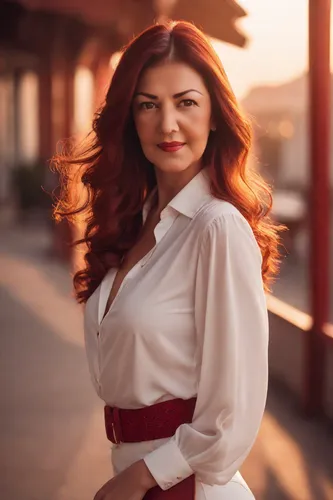 Mulher ruiva , cabelos longos por do sol,beyaz peynir,plus-size model,business woman,portrait photography,bussiness woman,businesswoman,real estate agent,assyrian,kajal aggarwal,iranian,sprint woman,t