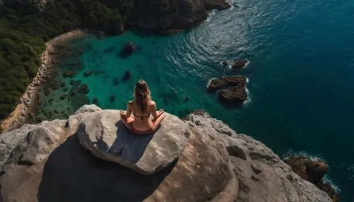 cliffhanging,cap de formentor,take-off of a cliff,cliff jumping,vertiginous,cliffhanger,acrophobia,cliffs ocean,malaparte,formentor,cliffside,aeolian islands,via ferrata,rock needle,nusa penida,cliffs,krabi,amalfi coast,escalada,the cliffs